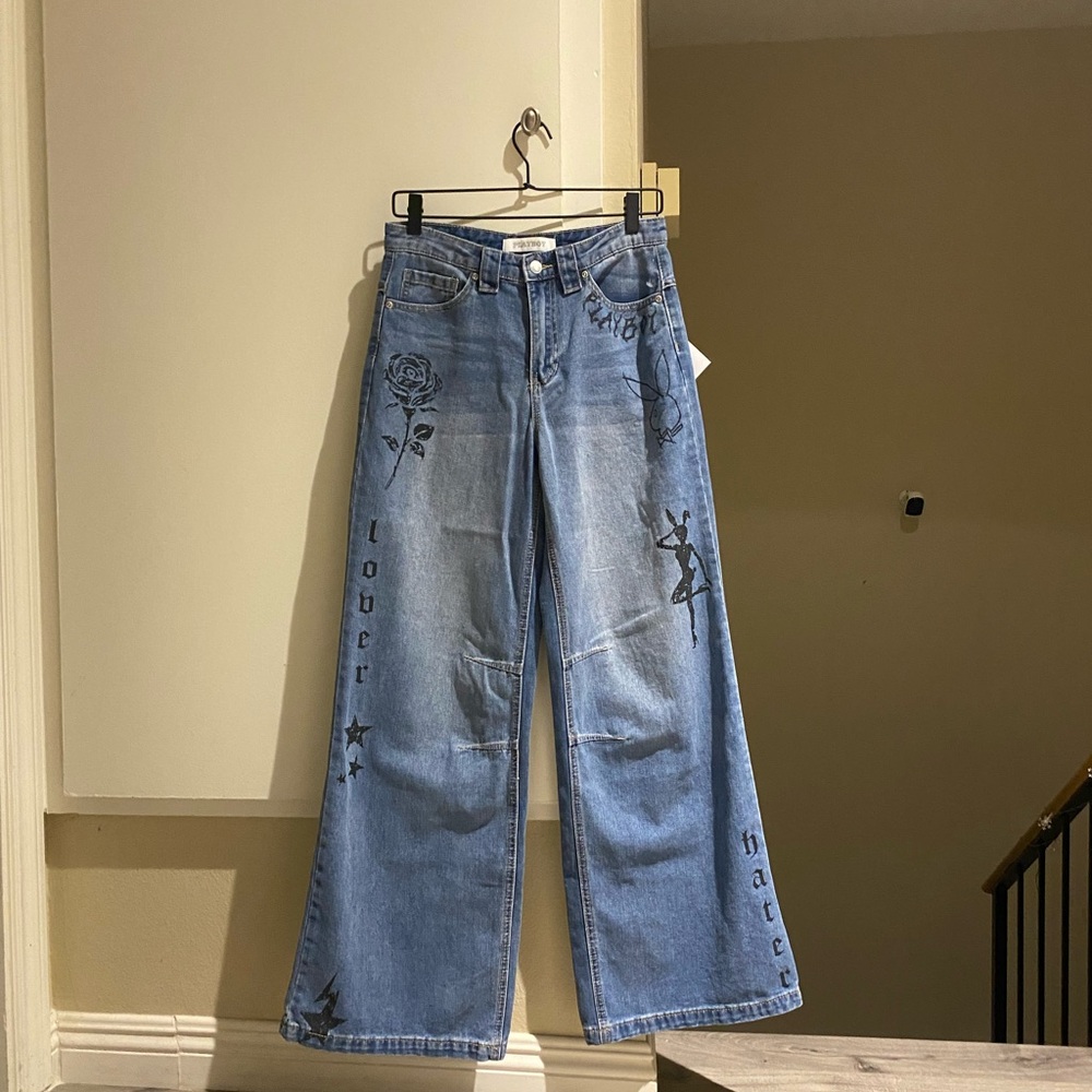 NWT PLAYBOY Blue Wide Leg Jeans,size 5,waist 28”, inseam 31”